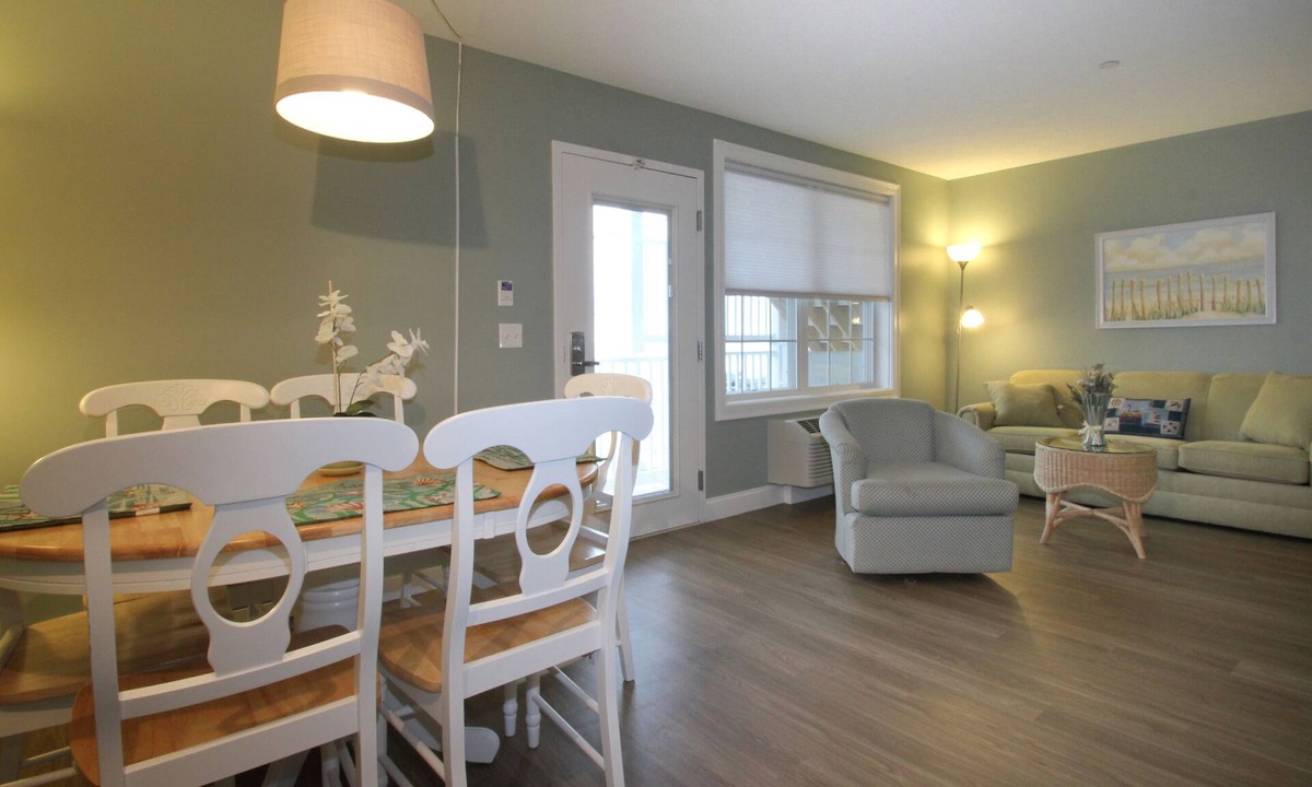 Old Orchard Beach Condo | Atlantic Ocean Suites - Sand Dollar Suite 5