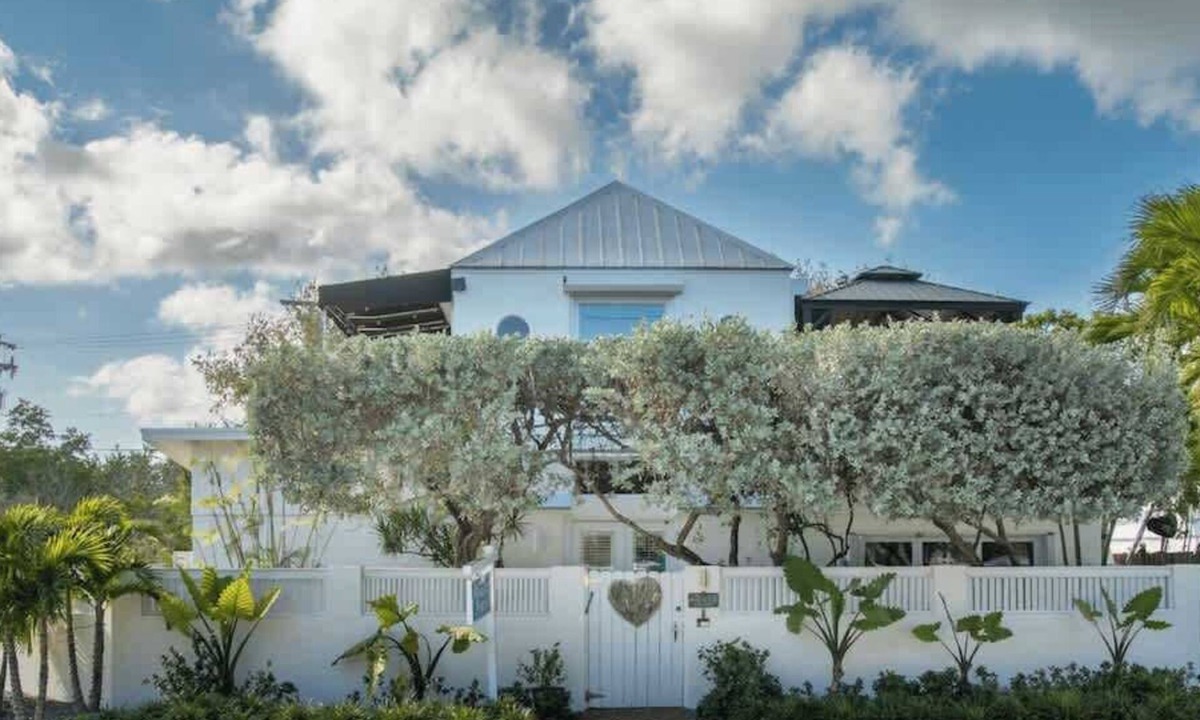 Midtown House | Atlantis House Suites