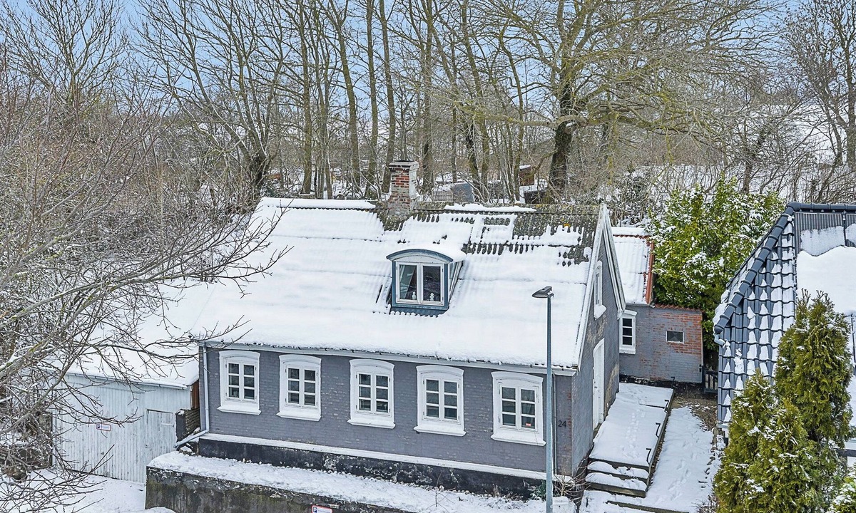 Ærø Municipality House | Atmospheric holiday home with spa and garden
