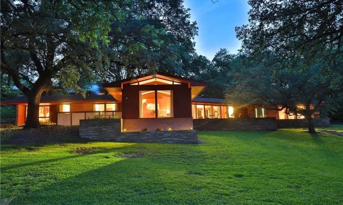 Coleman House | Atomic Ranch House at Stardust Retreat, 2 Hilltop Acres