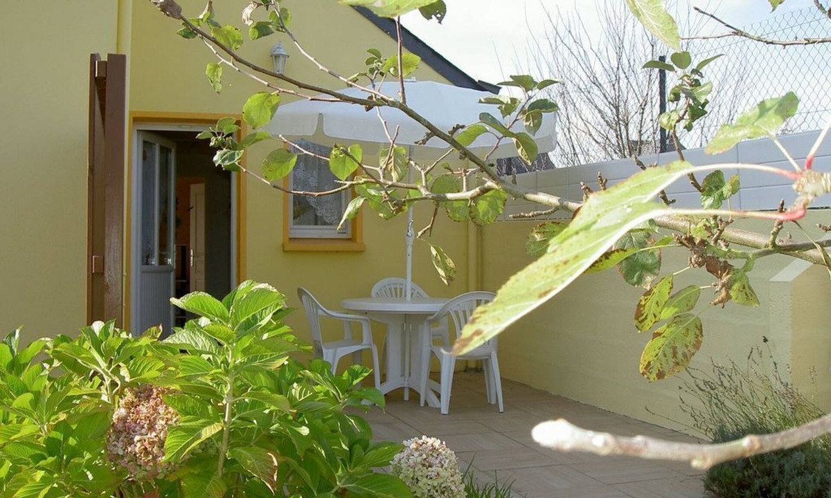 Plouay Apartment | Attached ground floor apartment on Enclosed grounds