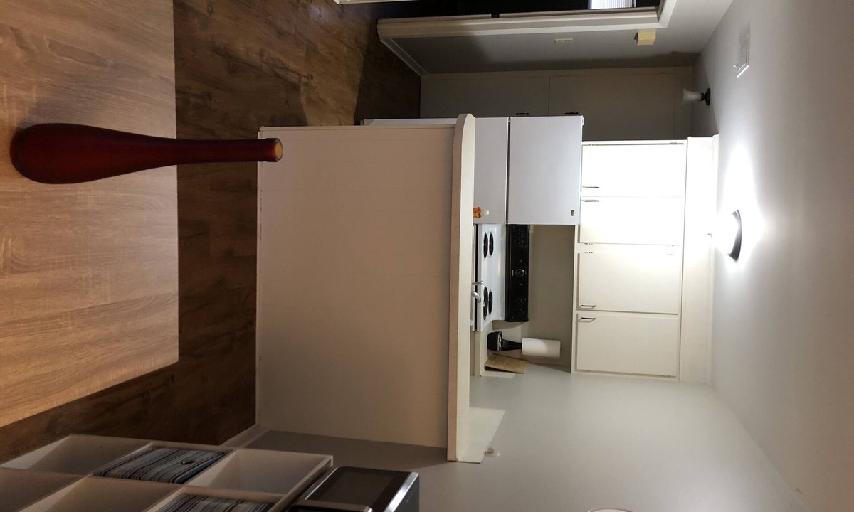Hillcrest Apartment | Attention traveling professionals! 1BR/1BA 30-day minimum rental