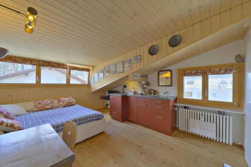 Celerina-Schlarigna Apartment | Attic Chesa Charots - Celerina