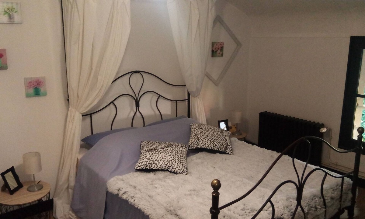 Berig-Vintrange House | Attic room Les 2 Granges