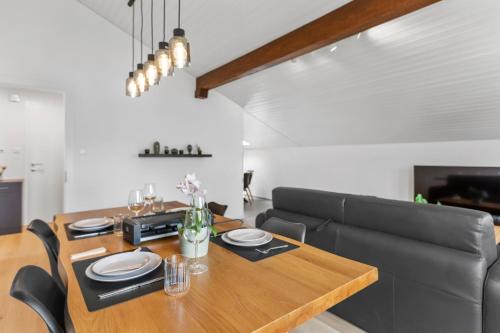 Chandolin-près-Savièse Apartment | Attique rénové avec jacuzzi 6 pers à Savièse
