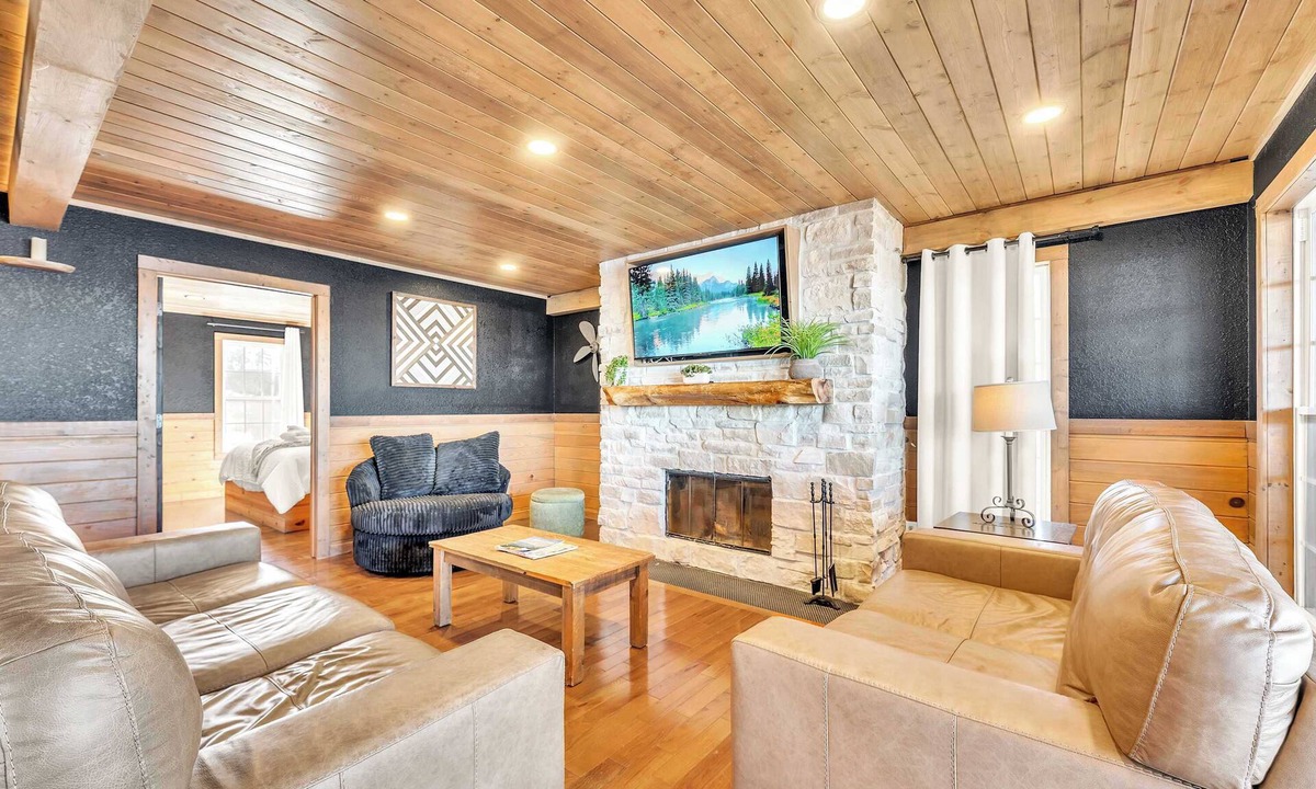 Bryant Cabin | Attitude Adjustment Cabin with hot tub, fire pit, & indoor pool!