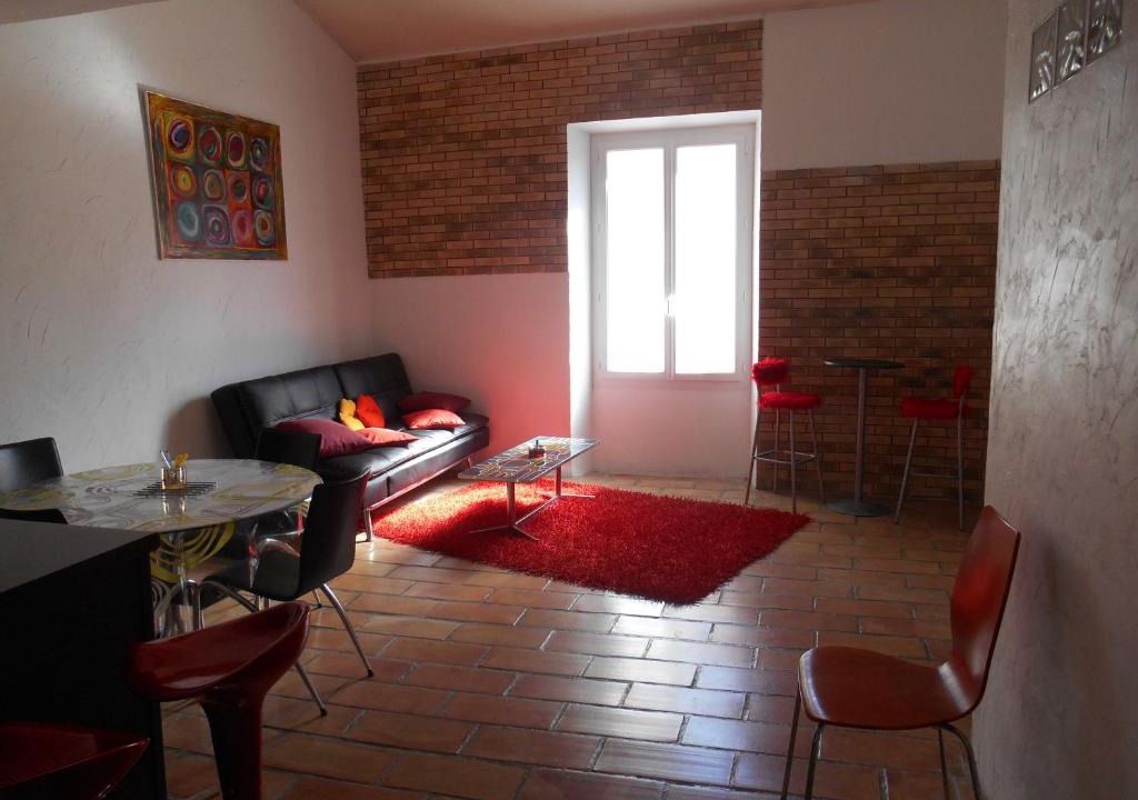 Saint-Laurent-le-Minier Apartment | attitude zen