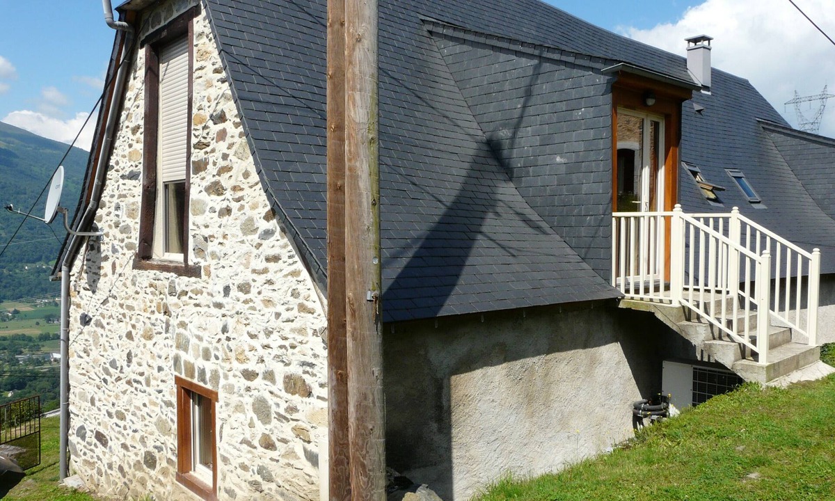 Artalens-Souin Cottage | Attractive 2-3 person gîte in converted mountain barn
