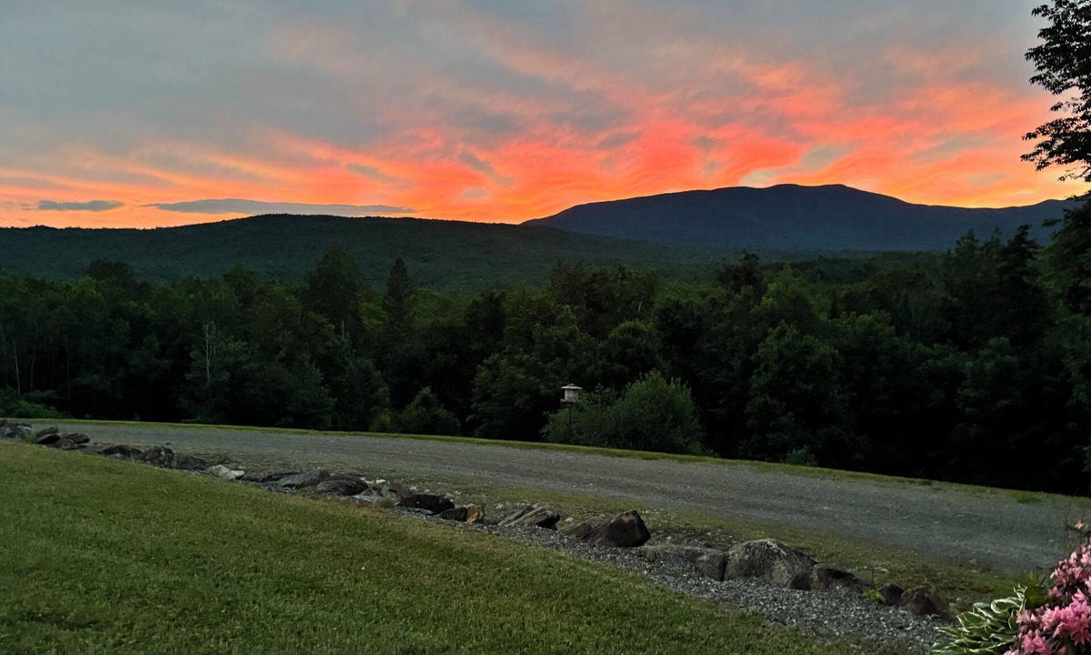 East Central Franklin House | Atv,utv,snowmobile ,2 ski mountains Saddleback,Sugarloaf resorts