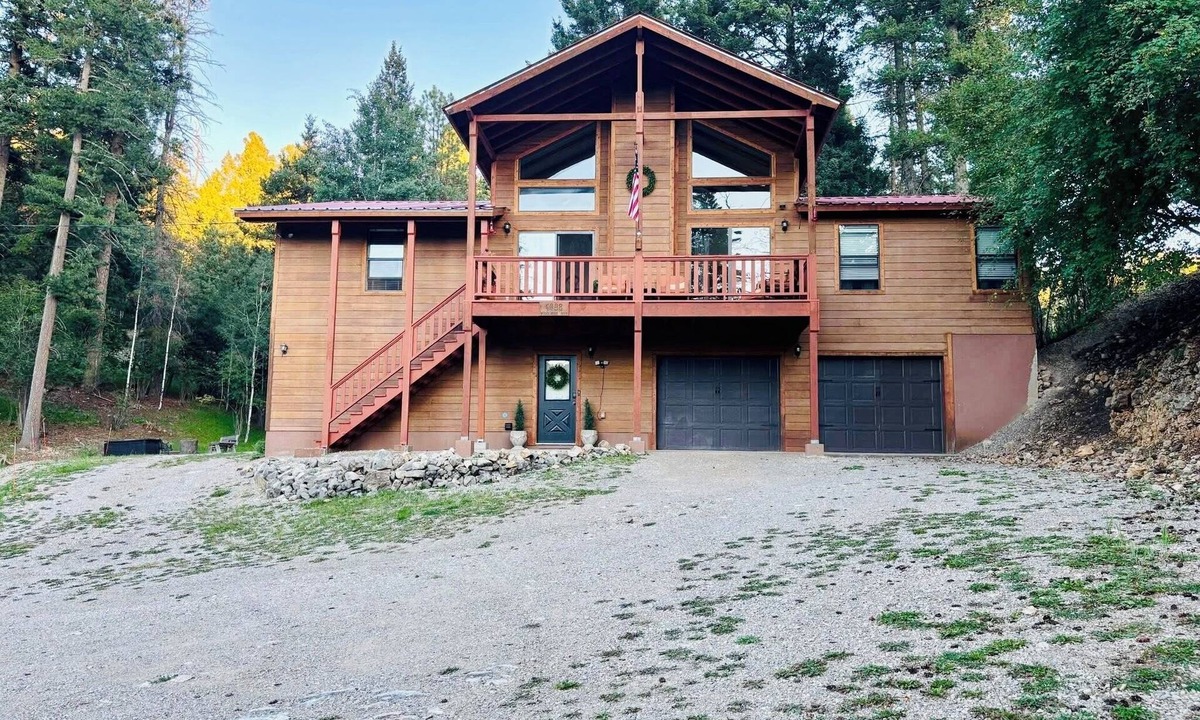 Cloudcroft Cabin | ATVParking - 36mi to White Sands - Wildlife - In Village