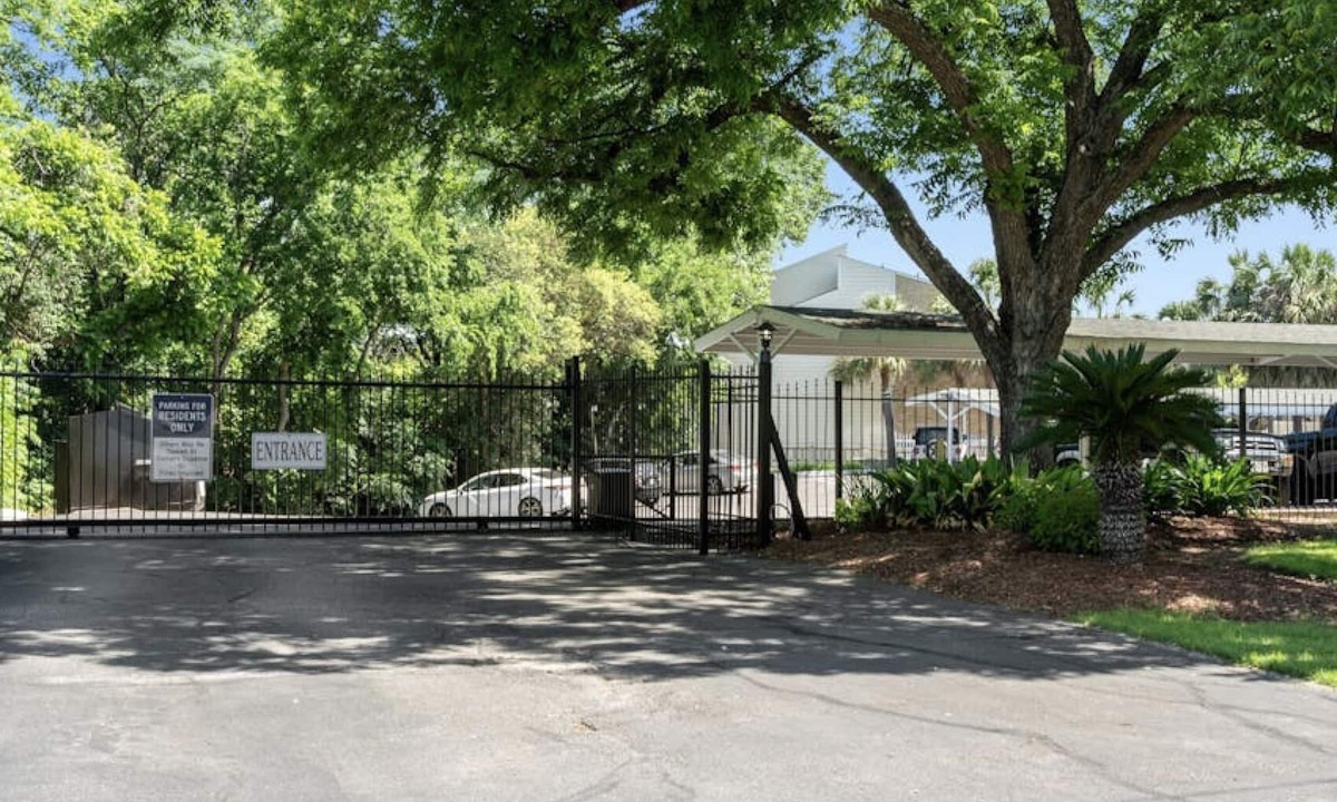 Riverside Condo | ATX Southshore Condo