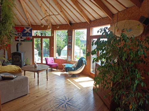 La Capelle-les-Boulogne House | Atypique yourte