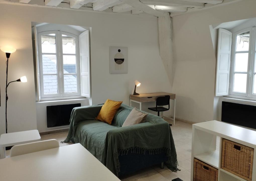 Arpajon Apartment | Atypique Logement Central