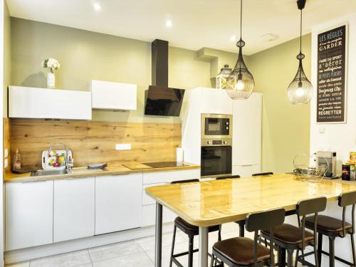 Ville Haute Apartment | Au Beau Duplex de la Basilique