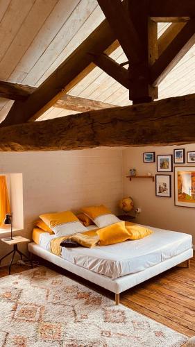Chateaumur House | Au bon endroit " chambres d hotes "