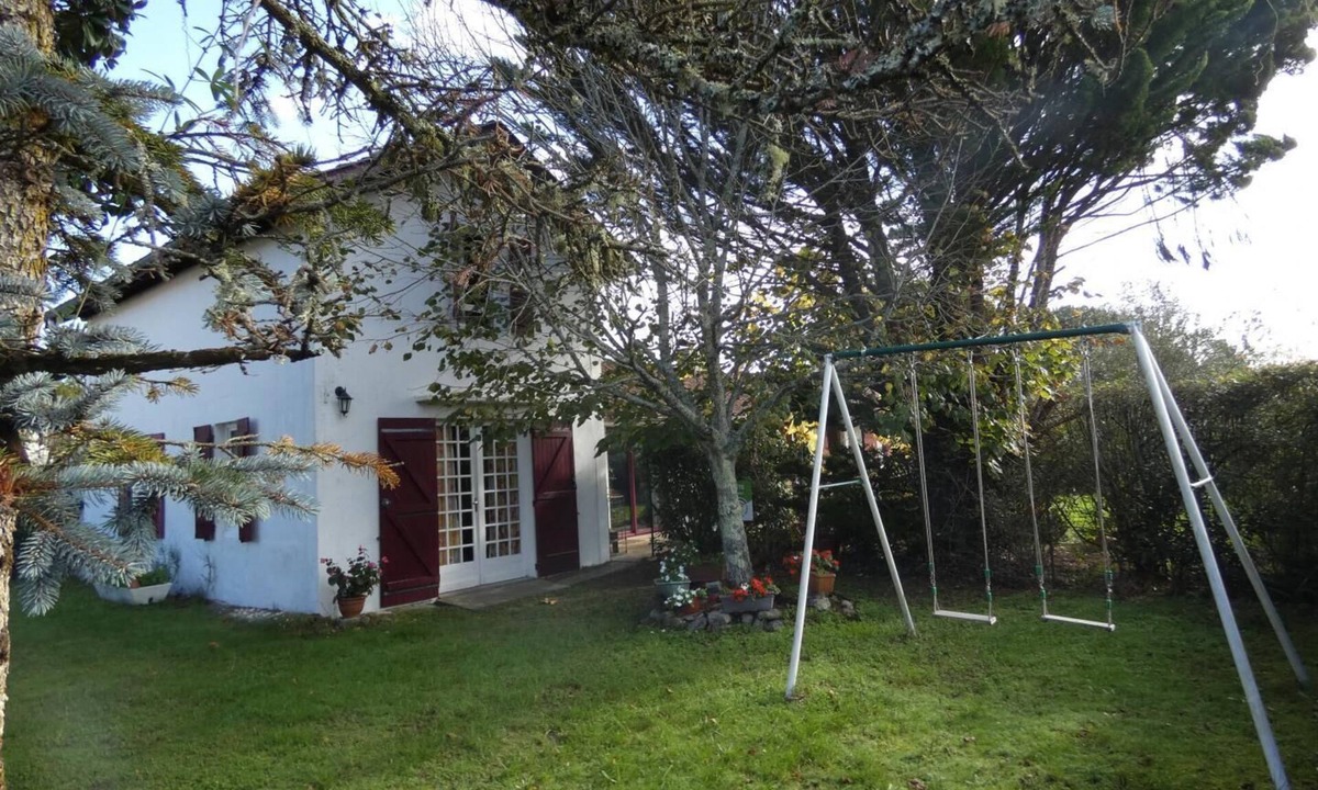 Mezos House | Au Bourg - Mezos - Gîte