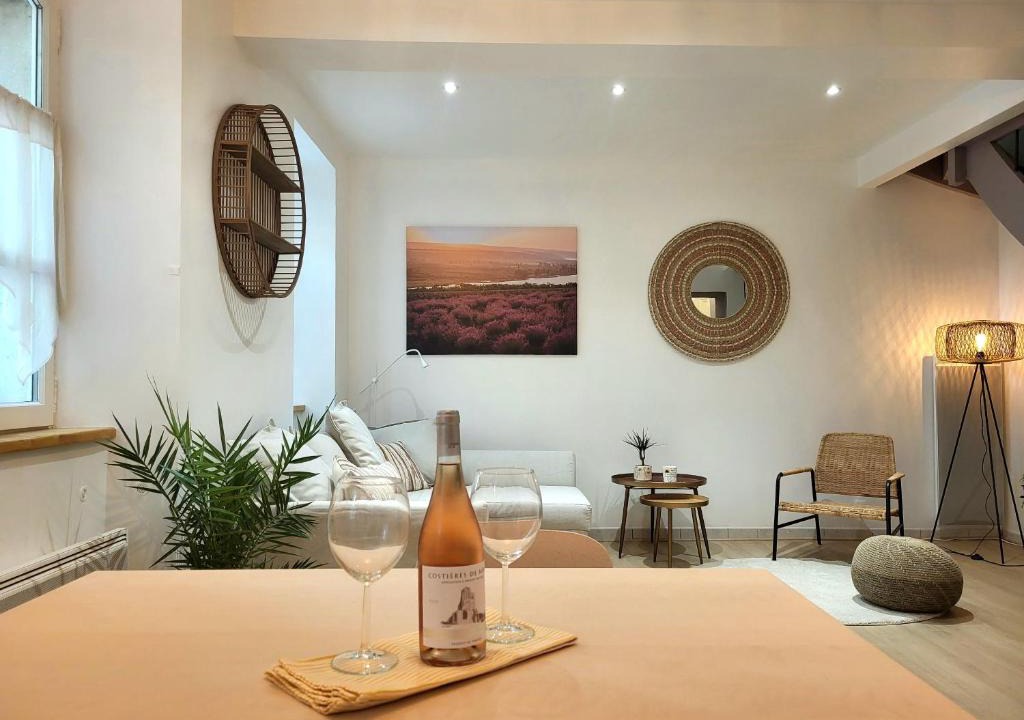 Villeneuve-les-Avignon Apartment | Au Centre de Villeneuve-lès-Avignon