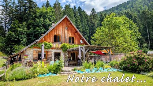 Saint-Pierre-d'Entremont Apartment | Au Chalet Du Planolet