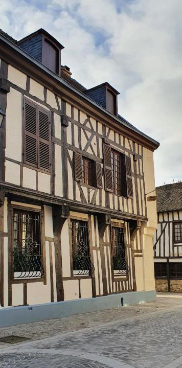 Ay Bed & Breakfast | AU CHAMBELLAN