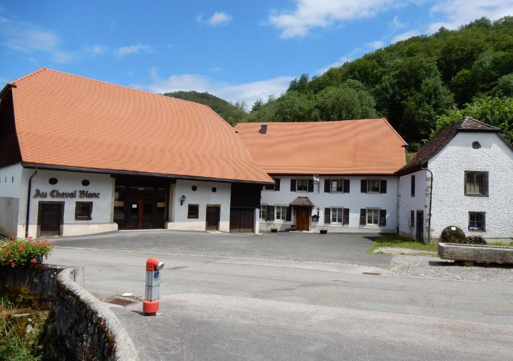 Asuel House | Au Cheval Blanc