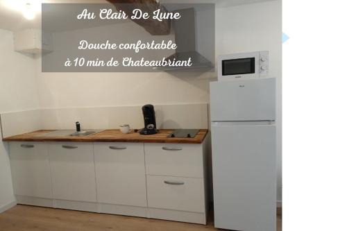 Saint-Julien-de-Vouvantes Apartment | Au Clair De Lune - Dormir Comme A La Maison