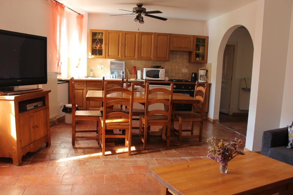 Rennes-les-Bains Apartment | Au Coeur de Rennes Gîte