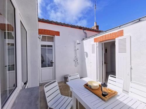La Rogere House | Au Coin Fleuri
