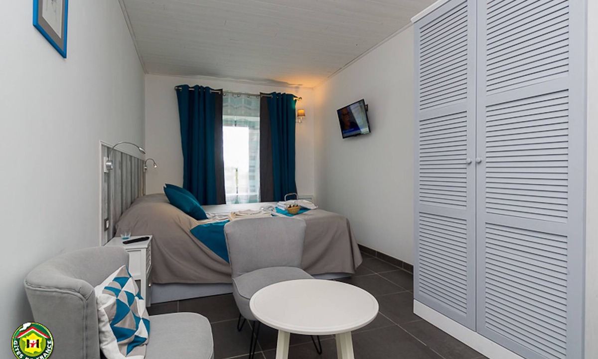 Gillonnay House | Au Dessus de Parady