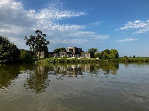 Lahonce Apartment | AU FIL DE l EAU