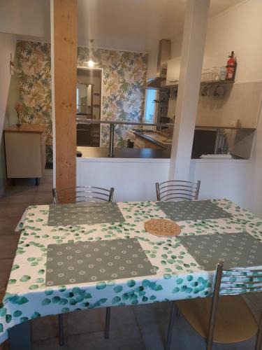 Rohan House | Au fil de l'eau