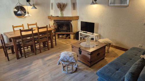 Saint-Floret House | Au fil de l'eau - Nature