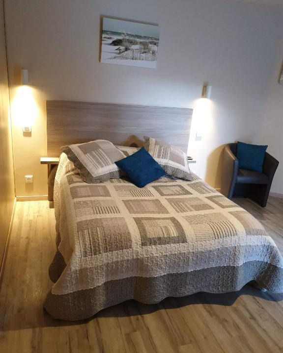 Saint-Martin-du-Frene Bed & Breakfast | Au petit bonheur