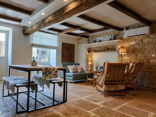 Lorigne House | Au Petit Bonheur de Lorigné