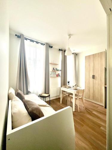 Centre Ville Apartment | Au pied de la Cathédrale Calme Déconnexion