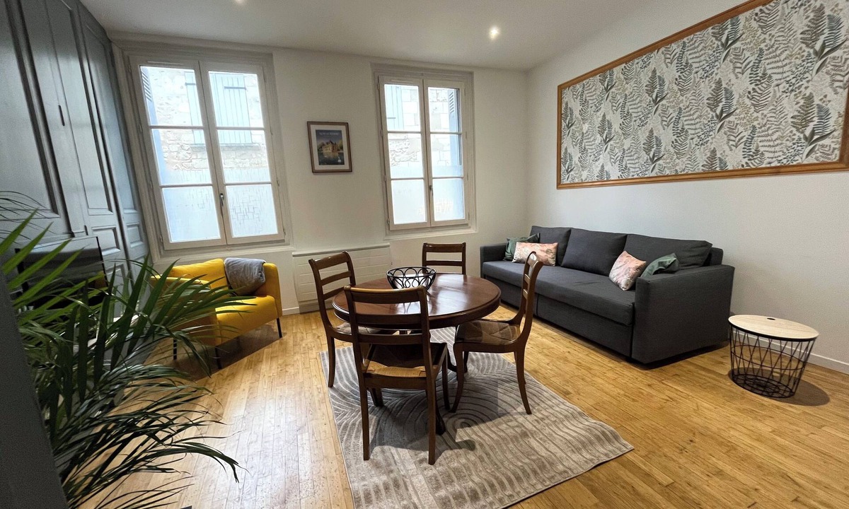 Azay-le-Rideau Apartment | Au Pied du Château - Appartement 4 Pers. Tout Confort