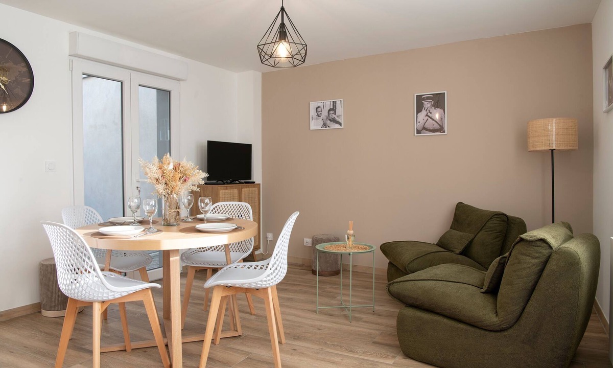 Poix-de-Picardie House | Au pied du Clocher - Centre ville