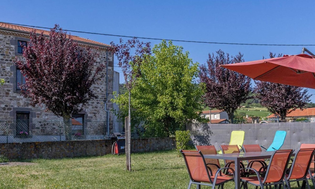 Montaigut-le-Blanc House | Au Plaisir des Bois - Montaigut LE Blanc