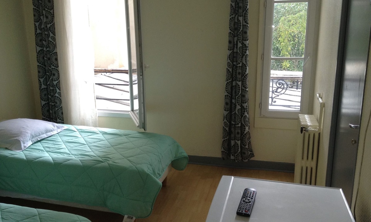 11th Arrondissement Hotel | Au Royal Mad Hotel