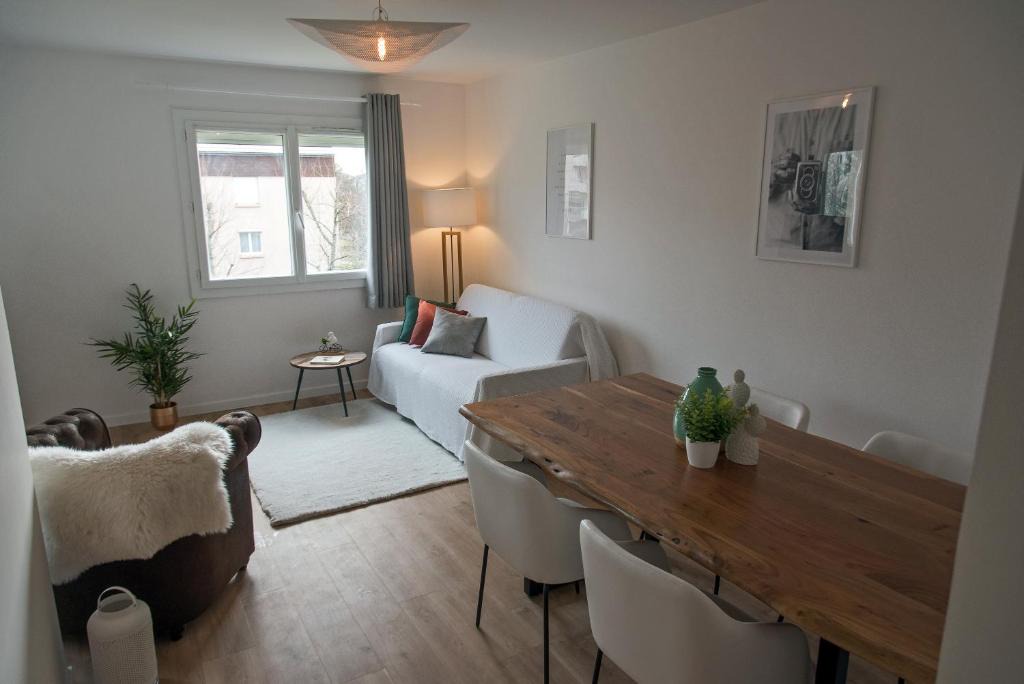 Saint-Apollinaire Apartment | Au rue de la fleuriée