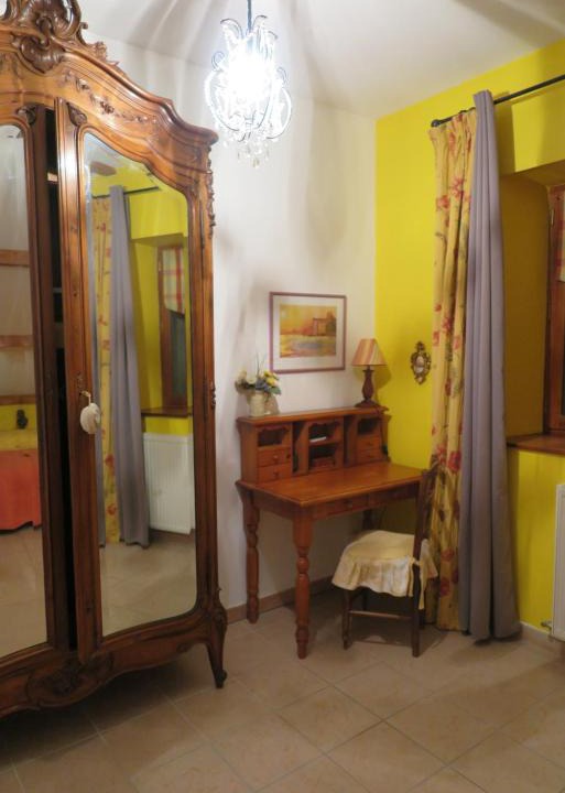 Belley House | "Au Saint-Jean