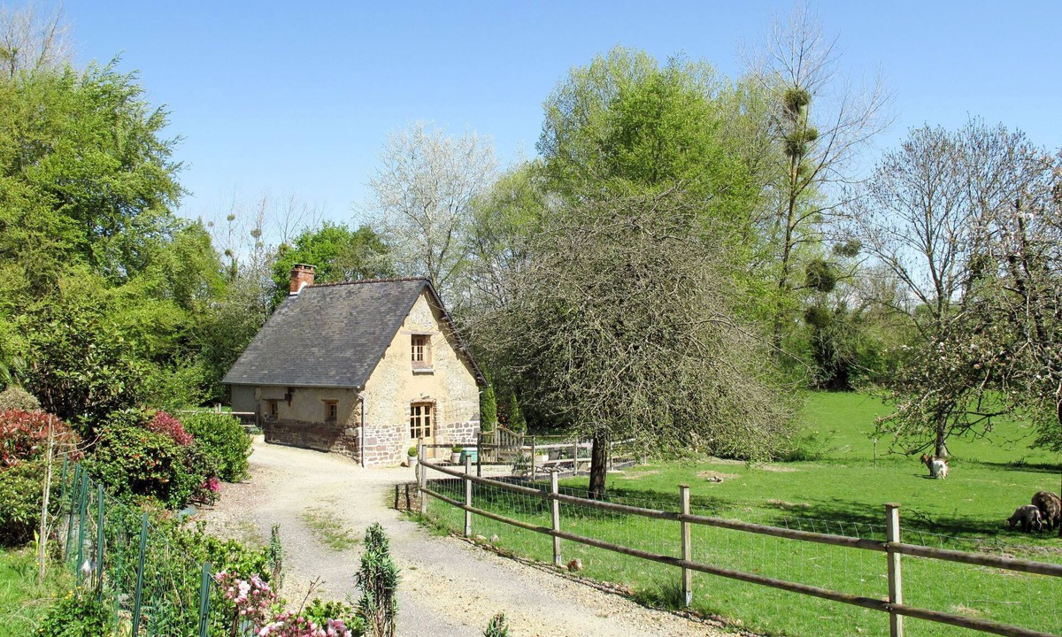 Hudimesnil House | Au Verger Fleuri by Interhome