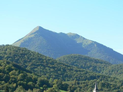 Izaut-de-l'Hotel House | Au village