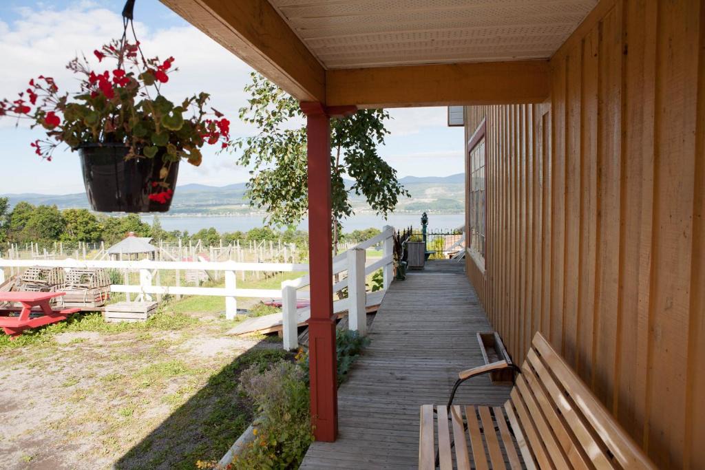 Sainte-Famille Hotel | Auberge au Poste de Traite