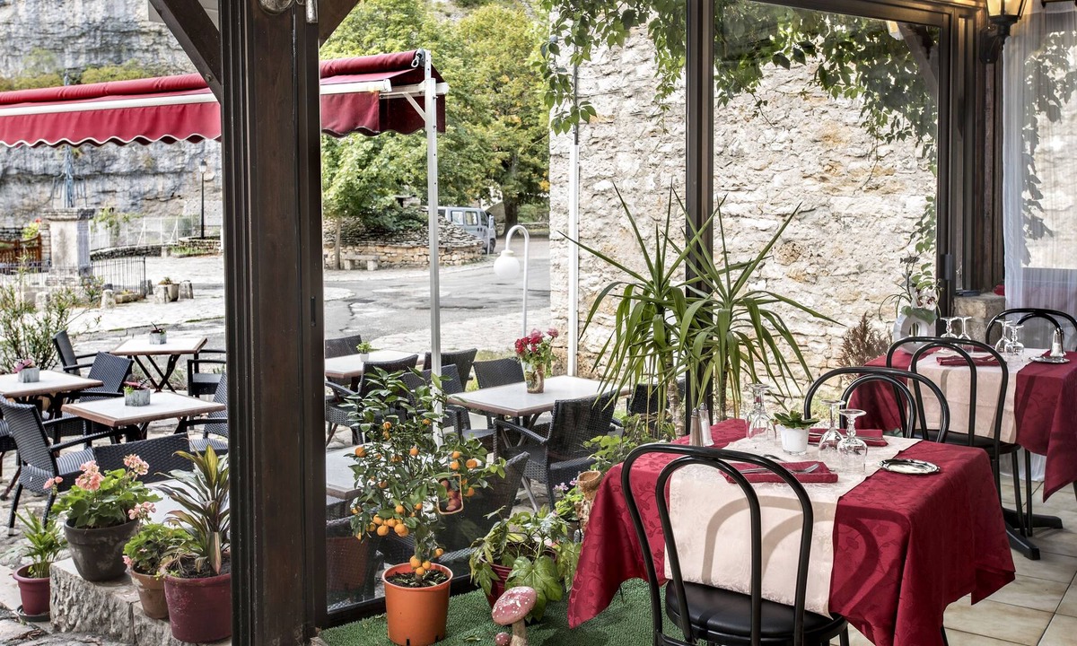 Saint-Chely-du-Tarn Hotel | Auberge de la Cascade