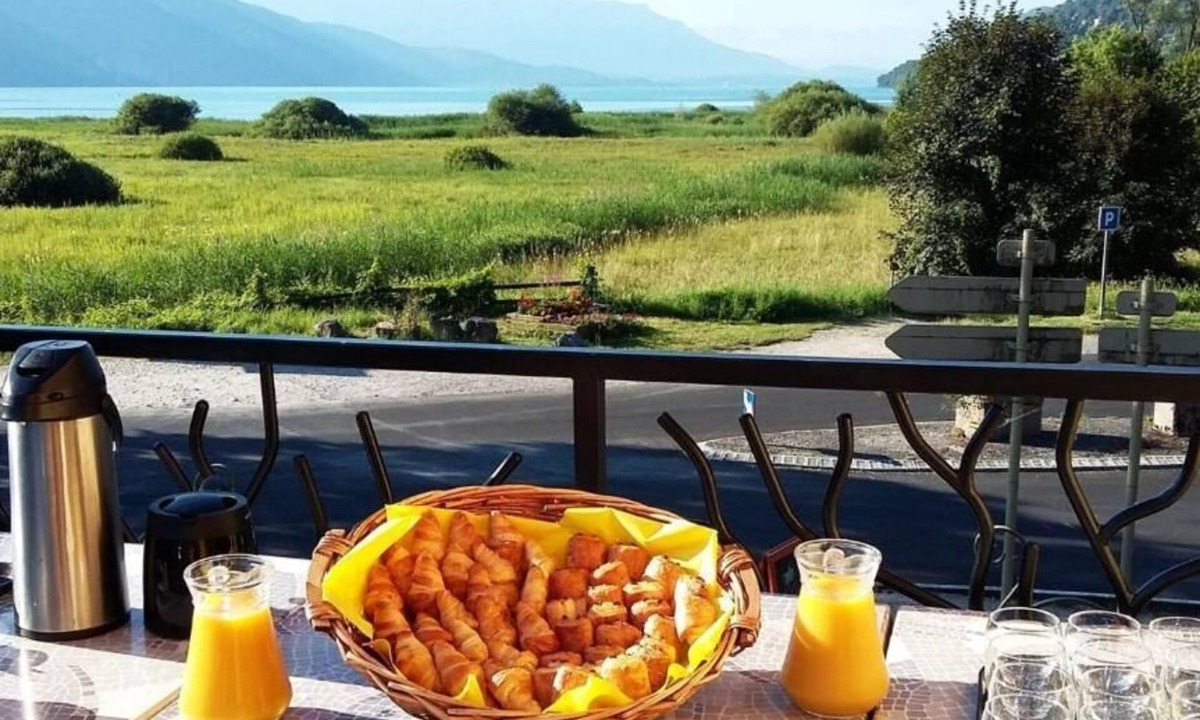 Chanaz House | Auberge de Portout