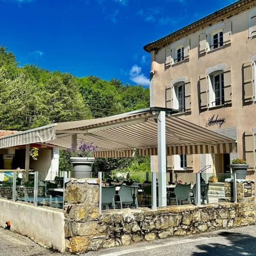 Le Bourguet Hotel | Auberge du Bourguet