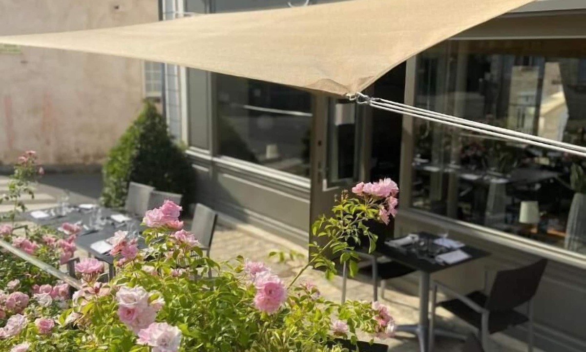 Grosrouvre House | Auberge du Chasseur