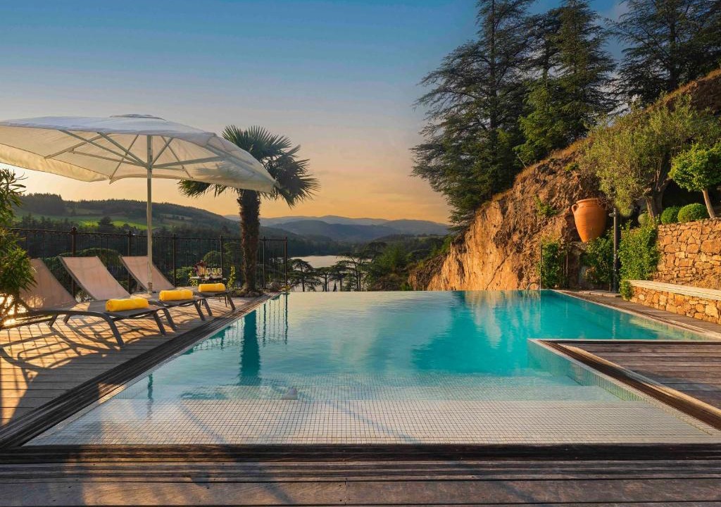 Annonay Rhone Agglomeration Hotel | Auberge Du Lac