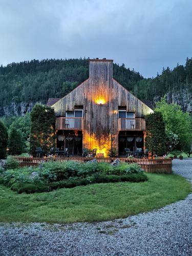 Petit-Saguenay Hotel | Auberge du Jardin