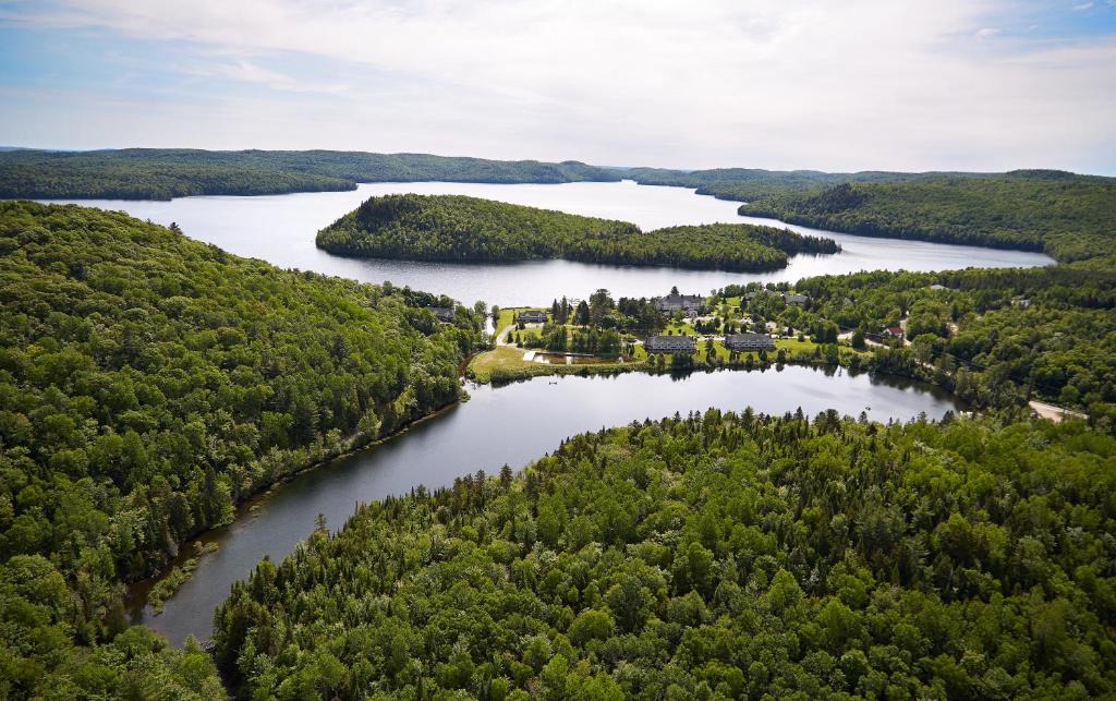 Saint-Alexis-des-Monts Hotel | Auberge du Lac-à-l'Eau-Claire